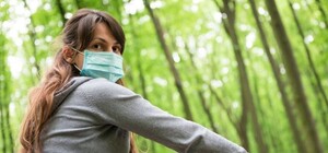 Коронавірусне: в Україні знову продовжили карантин