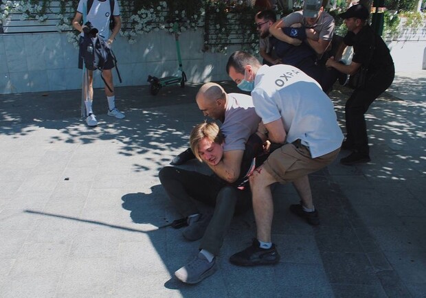 В Одессе избили общественников: они собирали подписи против "Одесса Прайд". Фото: instagram.com/tradition_and_order