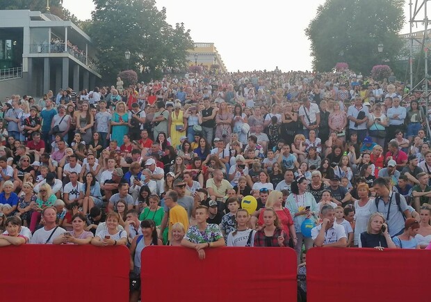 Толпы на концерте и фейерверк: как Одесса отметила 30-летие независимости Украины - фото