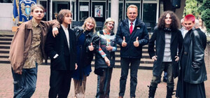 Прикрасили Інстаграм: із ким відомі львів’яни фотографувалися на 1 вересня