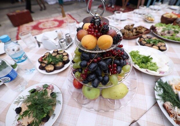 Богатый стол, песни и танцы: как на Молдаванке День города отмечали. Фото: Одесский горсовет