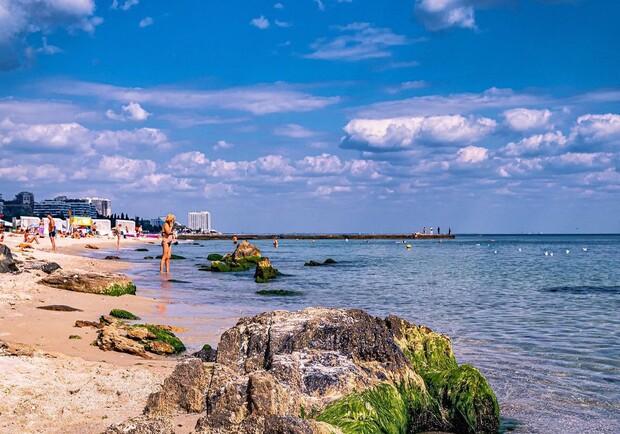 Лучше не рисковать: сразу на трех пляжах под Одессой запретили купаться. Фото: Сергей Евич