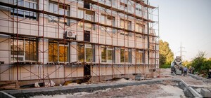 Новая кровля и вентилируемый фасад: в Днепре ремонтируют профессиональный колледж спорта