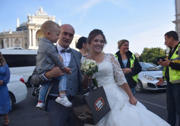 Спасла, а он женился: как мотоциклист полюбил девушку после ДТП. Фото: Odessa.online