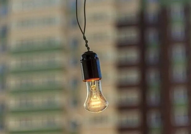Весь день без света: кому в Одессе отключат завтра электричество