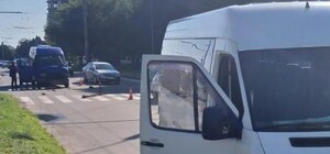 В Запорожье маршрутка столкнулась с легковушкой: пострадали две женщины