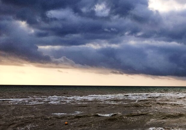 Море штормит: какая погода будет в Одессе сегодня. Фото: Diana Markovetska