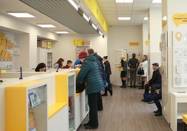 Удобно: одесских пенсионеров теперь вакцинируют от covid-19 на почте