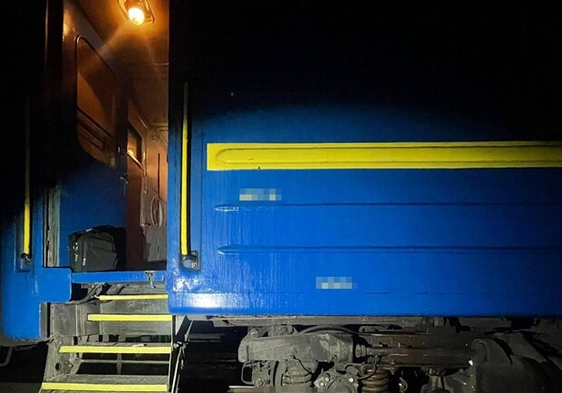 Резко затормозил: поезд Одесса – Мариуполь насмерть сбил мужчину. Фото Нацполиции