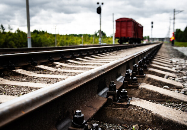 Непредвиденная остановка: в Одессе мужчину сбил пассажирский поезд