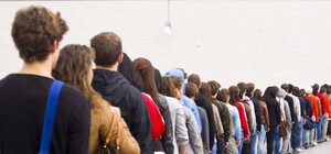 Штурм больниц: одесситы выстроились в очереди к семейным врачам