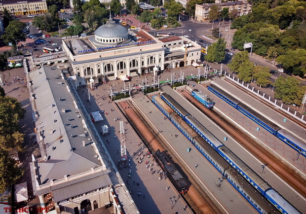 Очередей станет меньше: на жд вокзале Одессы откроют пункт вакцинации. Фото: "Пассажирский транспорт"