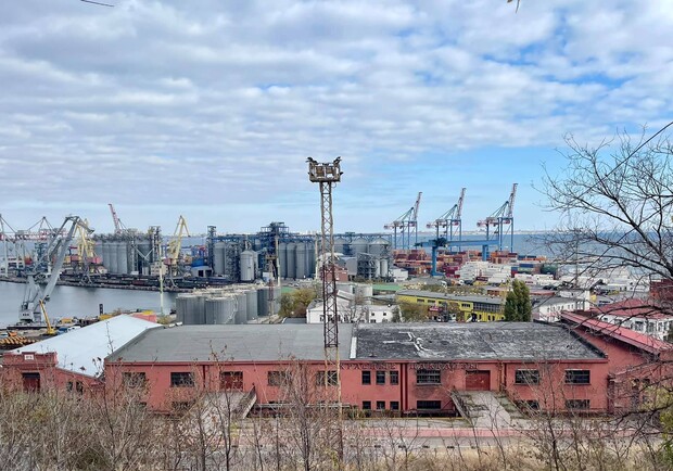 По мизерной цене: в Одесском порту сдадут с аукциона известные помещения. Фото: Александр Славский