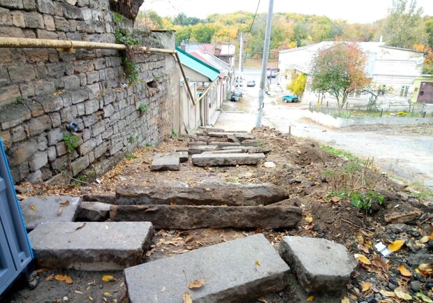 На Молдаванке отремонтируют старинную лестницу: ее признали аварийной. Фото: omr.gov.ua