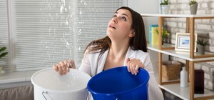 Лопнувшие трубы и потопы в квартирах: как одесситам включили отопление