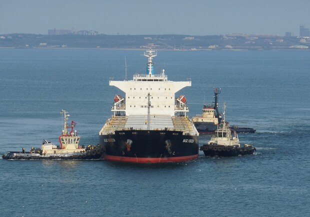 Заболели 13 моряков: в Одесском порту на судне обнаружили вспышку Covid-19. Фото: usm.media