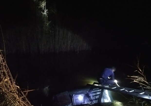 В Одесской области два автомобиля упали в реку: один из водителей погиб. Фото: od.npu.gov.ua