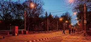 Разбирают тротуар: в Запорожье началась реконструкция 