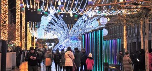 В Днепре к Новому году появятся олень в свитере и гирлянды в виде штор 