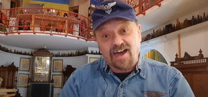 Накануне аварии Поярков выложил видео, в котором смеялся над депутатом из-за его ДТП