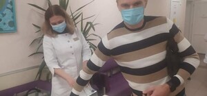 В Дарнице среди вакцинированных проводят лотерею и вручают призы