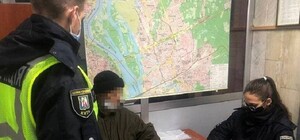 Полиция нашла мужчину, который на Русановке давал пощечины женщинам