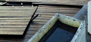 Шторм разрушил набережную на одесском Ланжероне 