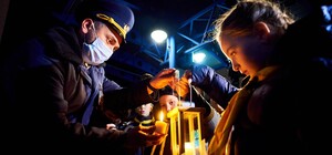 В Днепр привезли Вифлеемский огонь: где и как его взять