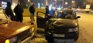 На Новых домах пьяный водитель разбил три автомобиля