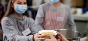 Где в Запорожье работают пункты раздачи бесплатного питания (адреса)