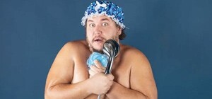 В душевой днепровского спортзала установили большое окно 