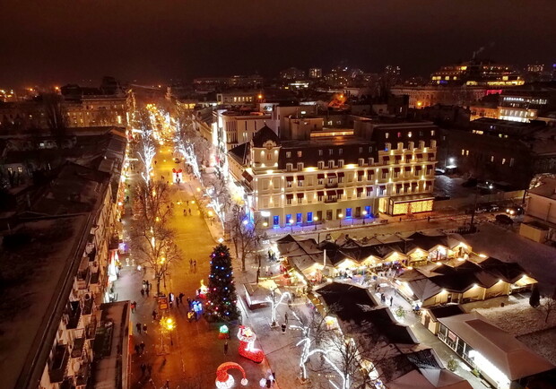 Как выглядит новогодняя Одесса с высоты птичьего полета: смотри видео. 