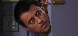 В центре Днепра мужчина показал женщине гениталии и побил (видео 18+)