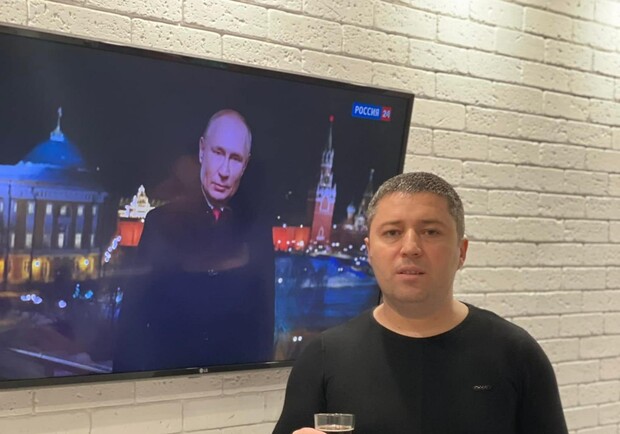 Депутат из Одесской области поздравил местных жителей с Новым Годом на фоне Путина. 