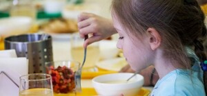 С чахохбили и кус-кусом: в запорожских школах вводят новое меню