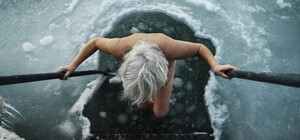 Крещенские купания в Одессе: в море уже окунулись 5000 человек (обновлено)