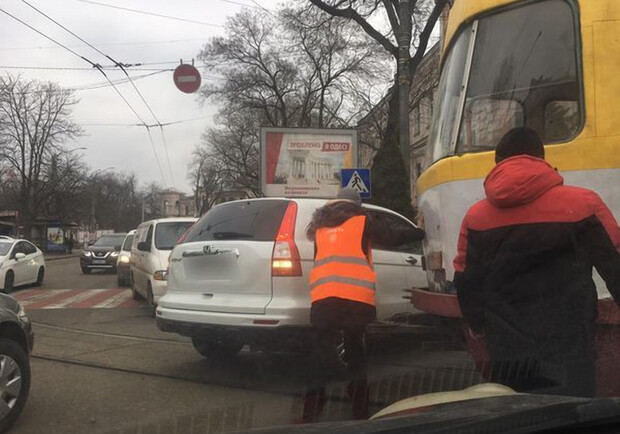 Короли дорог: свежая фотоподборка очень плохой парковки в Одессе. 