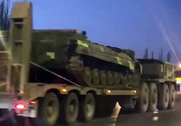 По Одессе прошлась военная техника. Фото: cкриншот видео канала t.me/xydessa