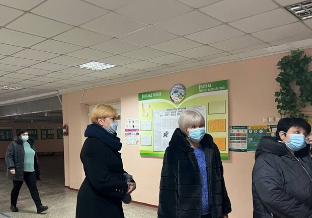В Одессе учительница била школьника бутылкой по голове. 