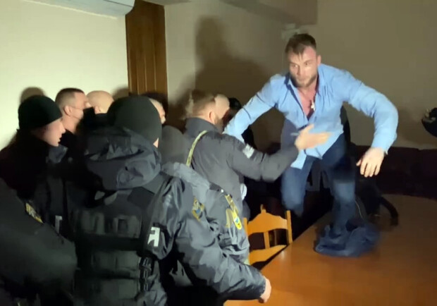 Народный депутат устроил драку в Одесском горсовете. 