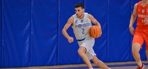 В баскетбольном клубе 