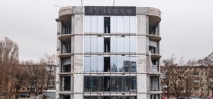 В Запорожье в парке Трудовой славы возвели пятиэтажный 