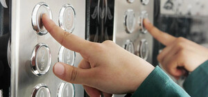 На Таирова стали отключать лифты в многоквартирных домах