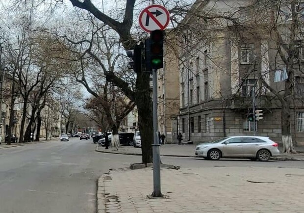 В центре Одессы еще на одном перекрестке изменили схему движения. 