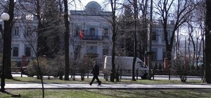 Британія, Китай та Польща залишають своїх дипломатів у Києві