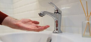 Часть Новобаварского района осталась без воды на сутки — адреса