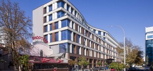 На Печерську старий цех заводу 