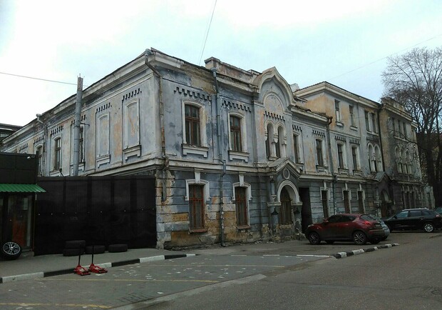 Гарне, але покинуте: як виглядає будівля Аграрного університету в Одесі. 