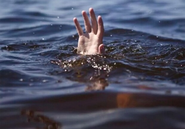 Дайвери шукали судно: на одеському Морвокзалі потонув чоловік. 