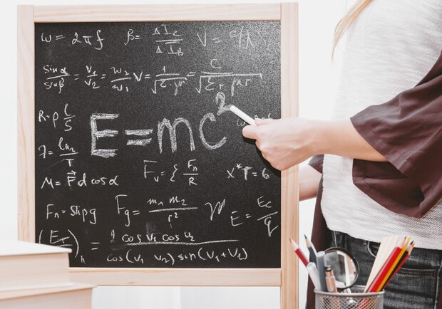 Одесі катастрофічно не вистачає вчителів фізики: школярів нема кому вчити. 